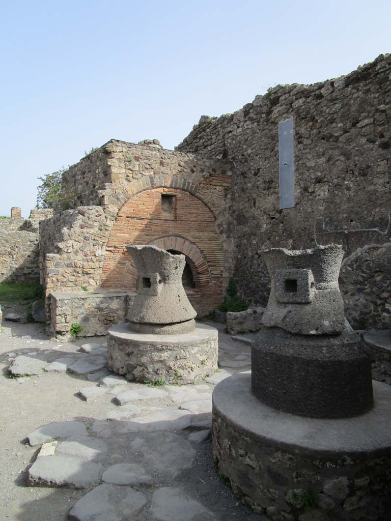 VI.6.17 Pompeii. April 2019. Looking north across bakery. Photo courtesy of Rick Bauer. 