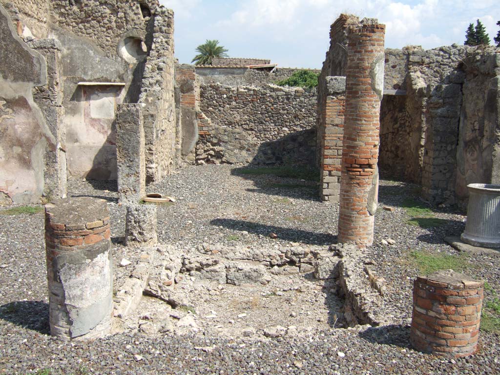 VI.7.3 Pompeii. September 2005. Room 1, atrium, looking east
