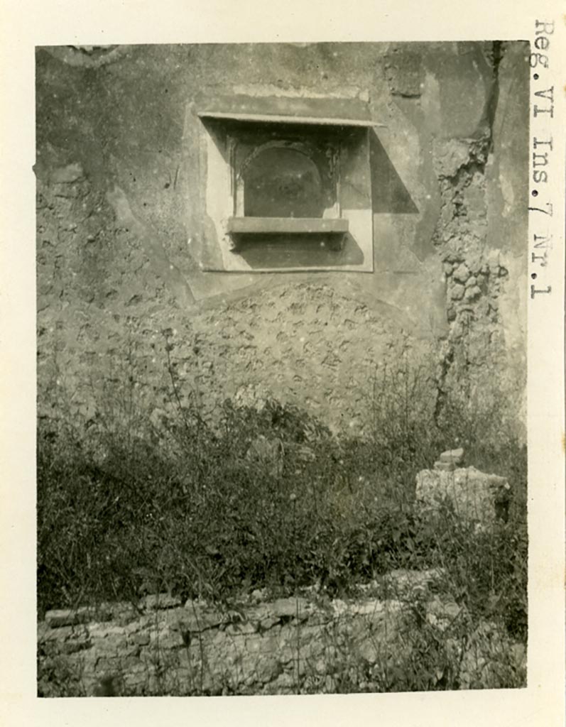VI.7.3 Pompeii but shown as VI.7.1 on photo. Pre-1937-39. Niche on north wall of atrium.
Photo courtesy of American Academy in Rome, Photographic Archive. Warsher collection no. 573.
