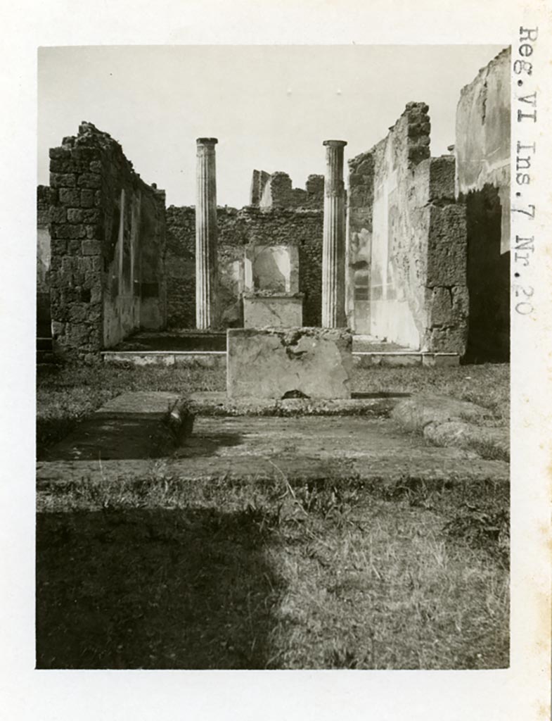 VI.7.20 Pompeii. Pre-1937-39. 
Looking west across impluvium in atrium, through tablinum towards pseudo-peristyle.
Photo courtesy of American Academy in Rome, Photographic Archive. Warsher collection no. 617.
