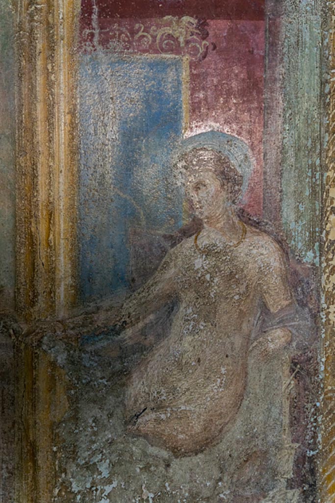 VI.7.23 Pompeii. October 2023. 
Cubiculum. West alcove, west wall, seated figure of Aphrodite. Photo courtesy of Johannes Eber.
