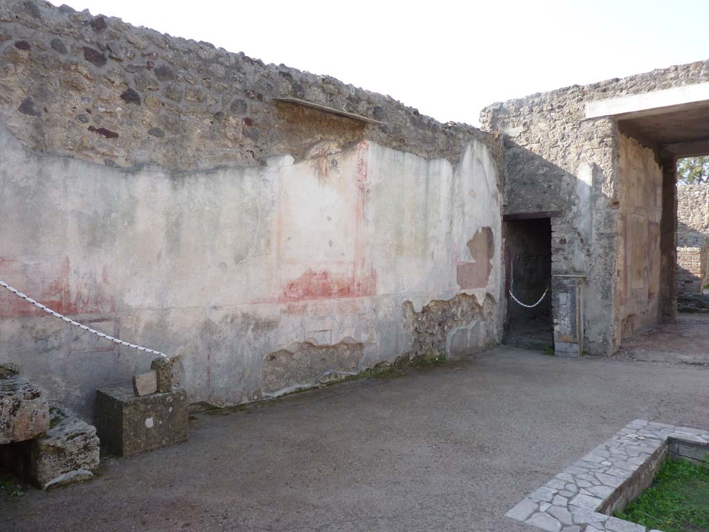 VI.7.23 Pompeii. October 2014. Looking west along south wall of atrium.
Foto Annette Haug, ERC Grant 681269 DÉCOR.
