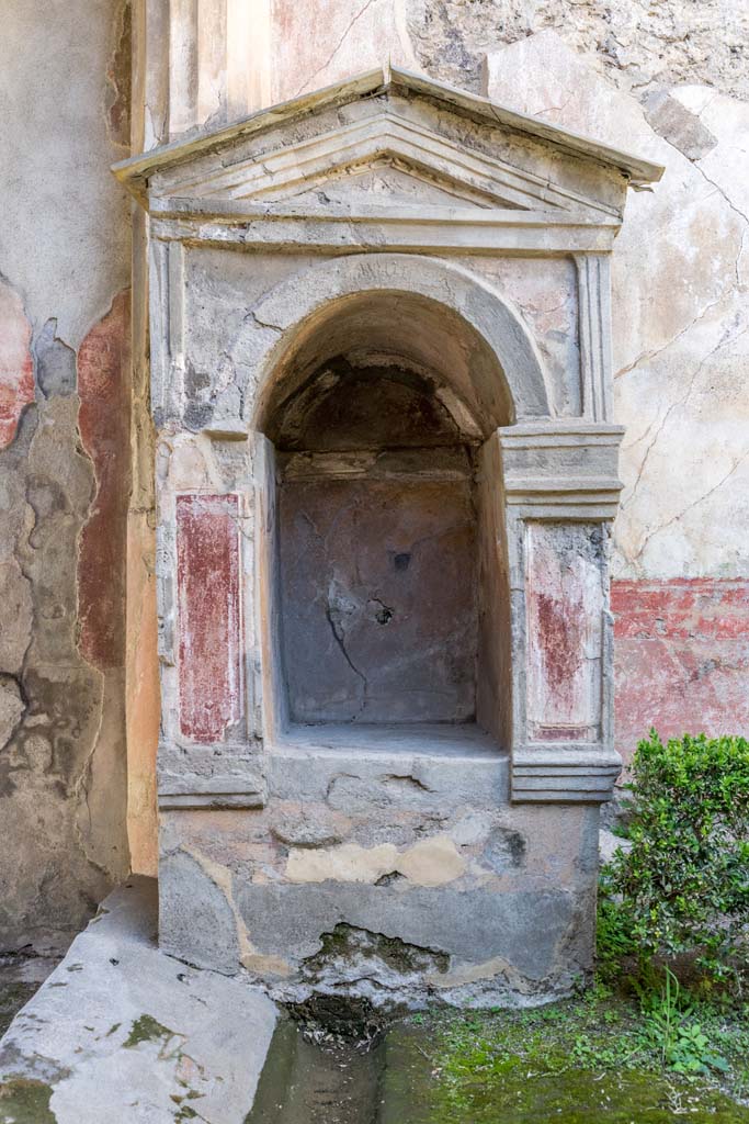 VI.8.3/5 Pompeii. April 2022. 
Aedicula lararium near north wall of garden area. Photo courtesy of Johannes Eber.

