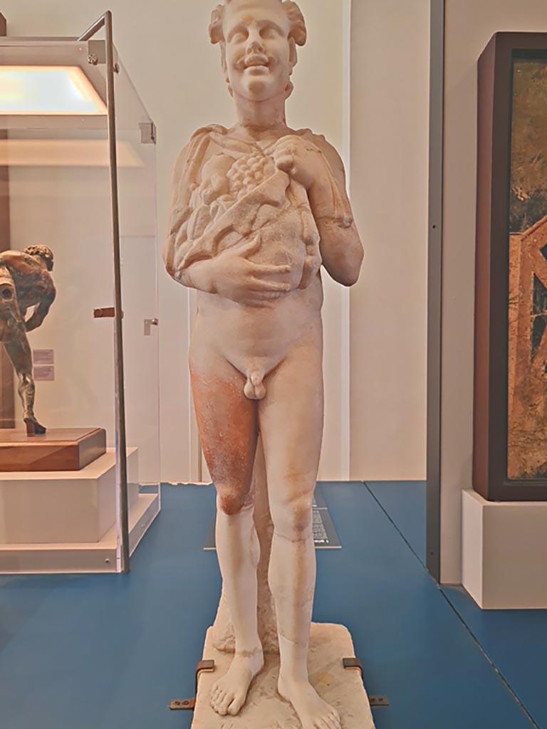 VI.8.5 Pompeii. October 2023. 
Marble statue of Faun found in the aedicula in the garden, inv. 6347. Photo courtesy of Giuseppe Ciaramella. 
On display in “L’altra MANN” exhibition, October 2023, at Naples Archaeological Museum.
