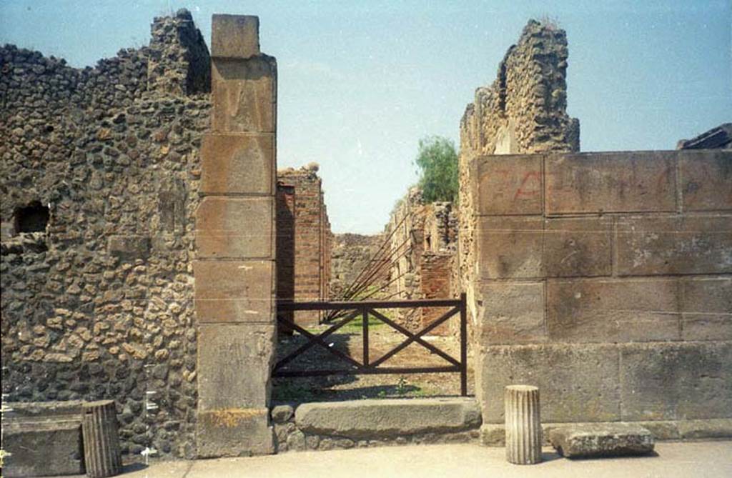 VI.8.20 Pompeii. July 2011. Entrance doorway, looking west.  Photo courtesy of Rick Bauer.