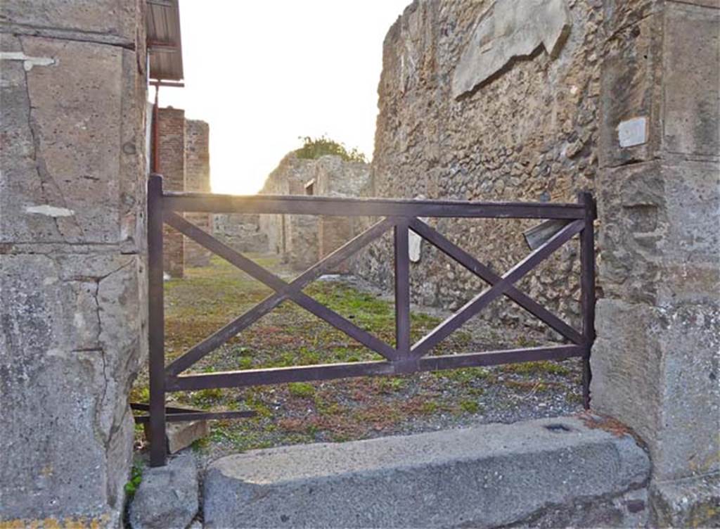 VI.8.20 Pompeii. October 2014. Entrance doorway, looking west.  Photo courtesy of Michael Binns. 