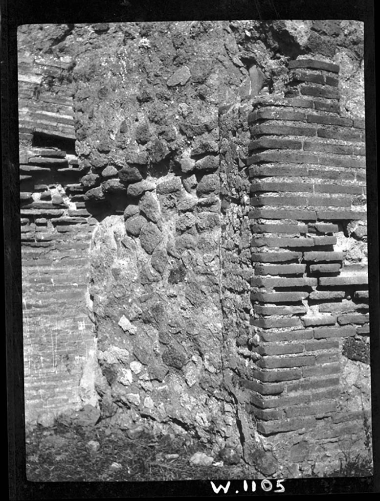 VI.9.7 Pompeii. W1105. Blocked doorway from 6.9.7/8 into rear rooms of 6.9.6. 
Photo by Tatiana Warscher. Photo © Deutsches Archäologisches Institut, Abteilung Rom, Arkiv. 

