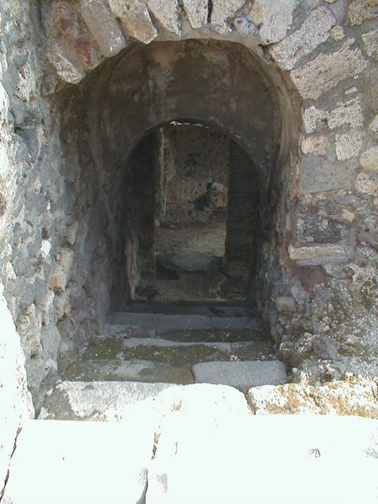 VI.10.7 Pompeii.  September 2004.  Room 12.  Stairs to lower level and garden.

