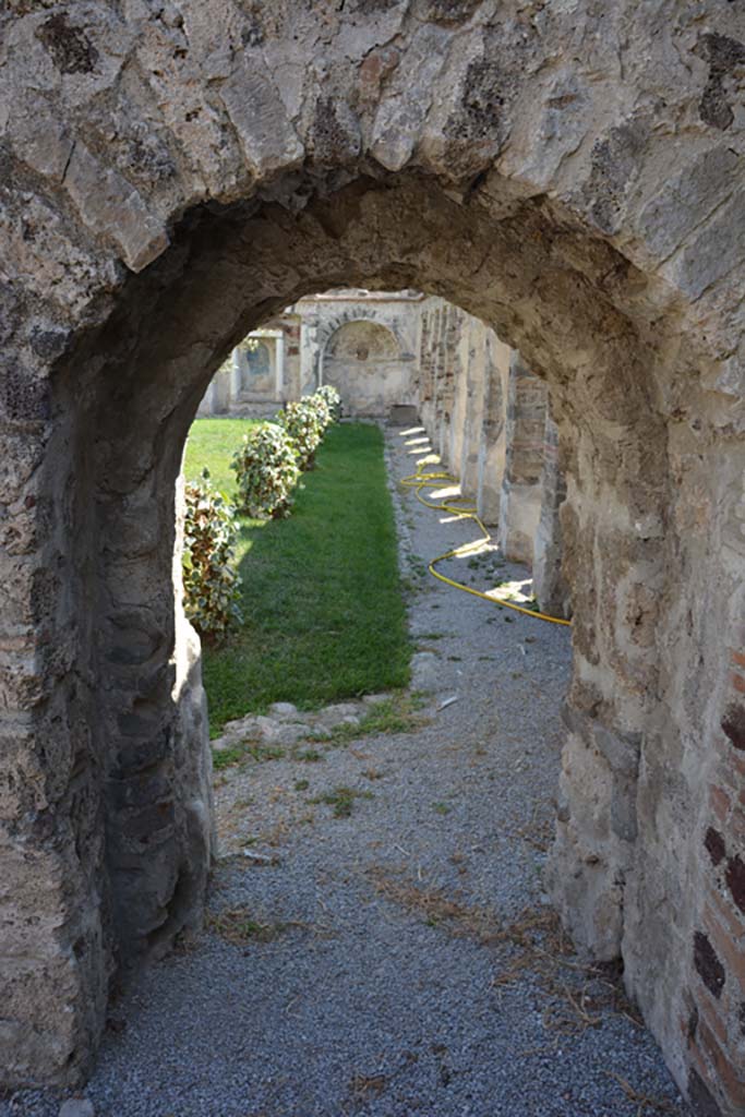 VI.10.7 Pompeii. September 2019. Looking south along west side from north end.
Foto Annette Haug, ERC Grant 681269 DÉCOR.
