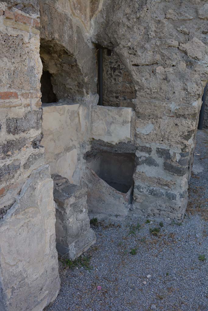 VI.10.7 Pompeii. September 2019. 
Room 15, looking north at west side of garden area with arched recess 1 at north end.
Foto Annette Haug, ERC Grant 681269 DÉCOR.
