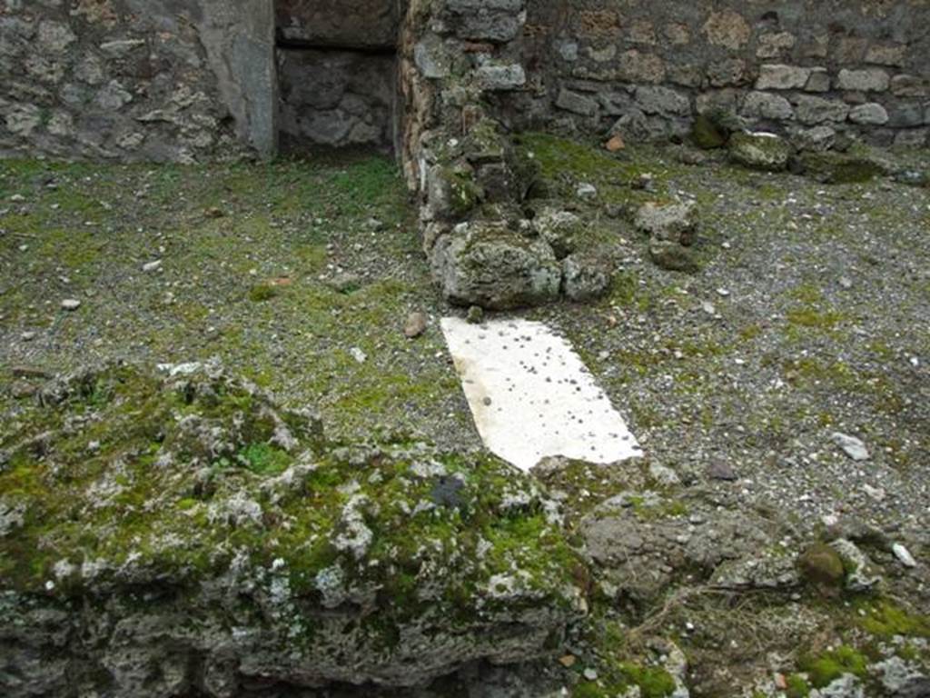 VI.10.7 Pompeii.  March 2009.  Room 19.  North wall.  Sill in doorway connecting room 19 and room 18.