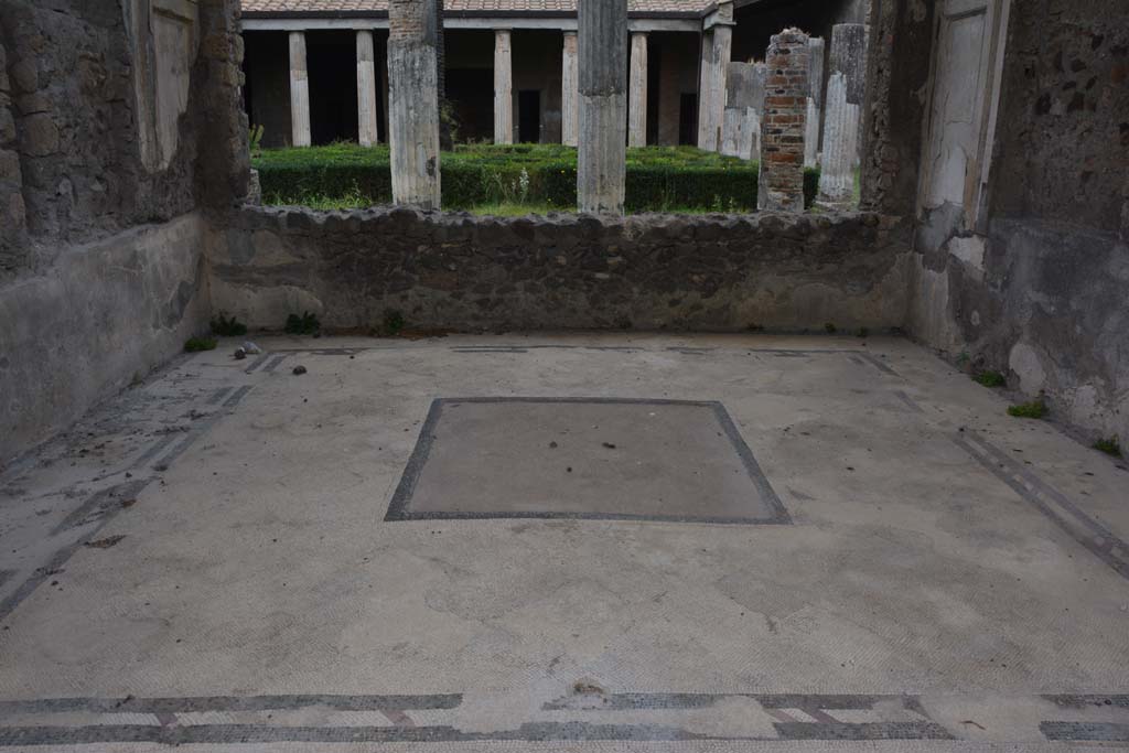 VI.11.10 Pompeii. October 2017. Room 33, looking north across flooring.
Foto Annette Haug, ERC Grant 681269 DÉCOR
