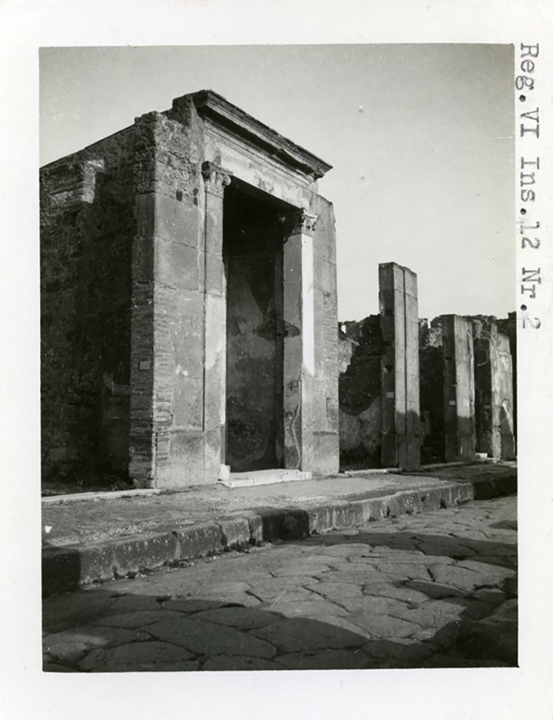 VI.12.2 Pompeii. pre-1937-39. Entrance doorway on Via della Fortuna.
Photo courtesy of American Academy in Rome, Photographic Archive. Warsher collection no. 1415a.
