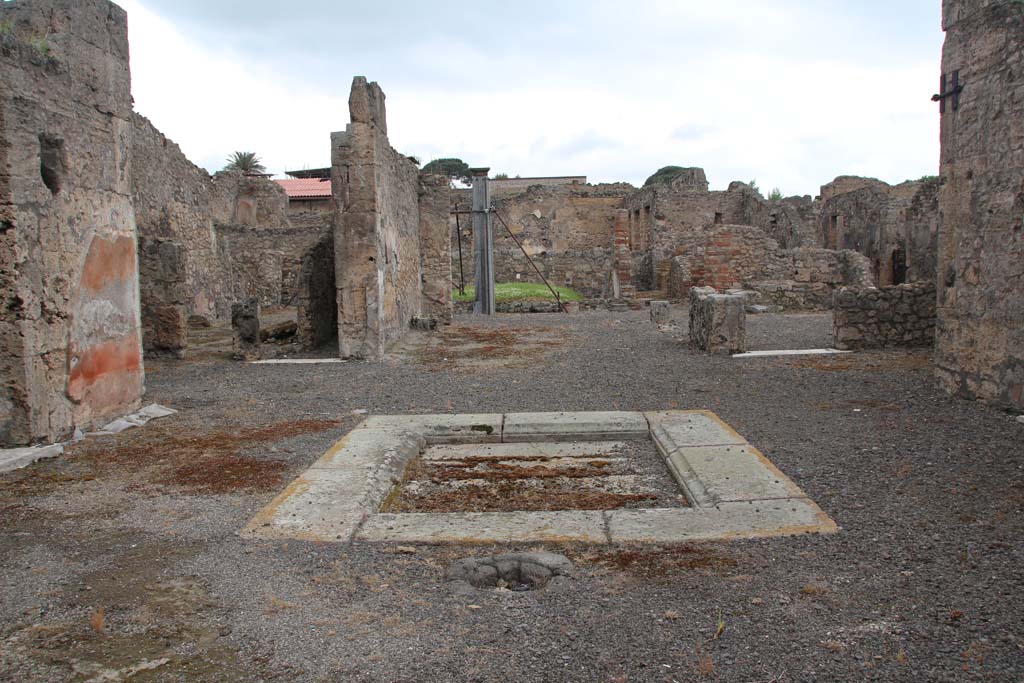VI.13.6 Pompeii. April 2014. Looking north across atrium, from entrance. Photo courtesy of Klaus Heese.
.
