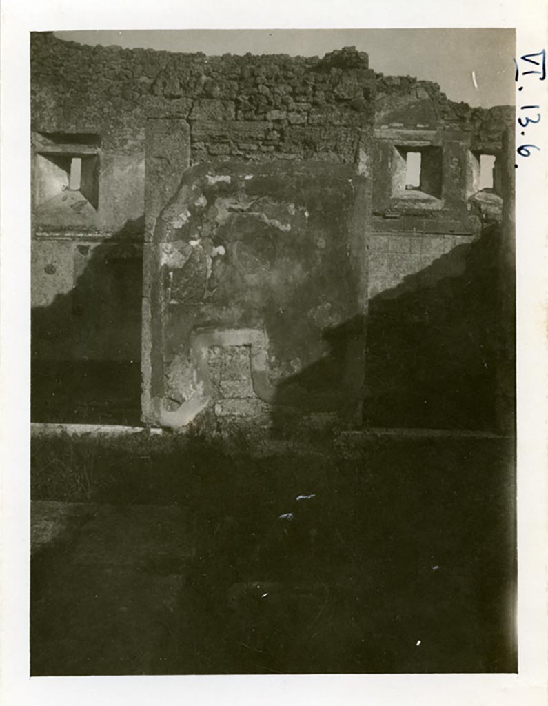 VI.13.6 Pompeii. Pre-1937-39. East wall of atrium on south side of doorway to cubiculum, on left.
Looking towards doorways to rooms on east side of atrium, with windows in east wall.
Photo courtesy of American Academy in Rome, Photographic Archive. Warsher collection no. 1424.
