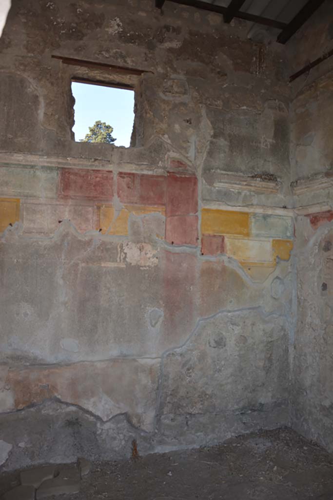 VI.14.38 Pompeii. September 2019. Looking towards west wall at north end.
Foto Annette Haug, ERC Grant 681269 DÉCOR.
