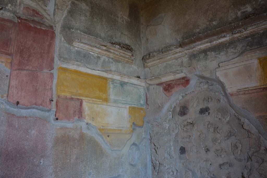VI.14.38 Pompeii. September 2019. Upper west wall at north end, north-west corner and north wall.
Foto Annette Haug, ERC Grant 681269 DÉCOR.
