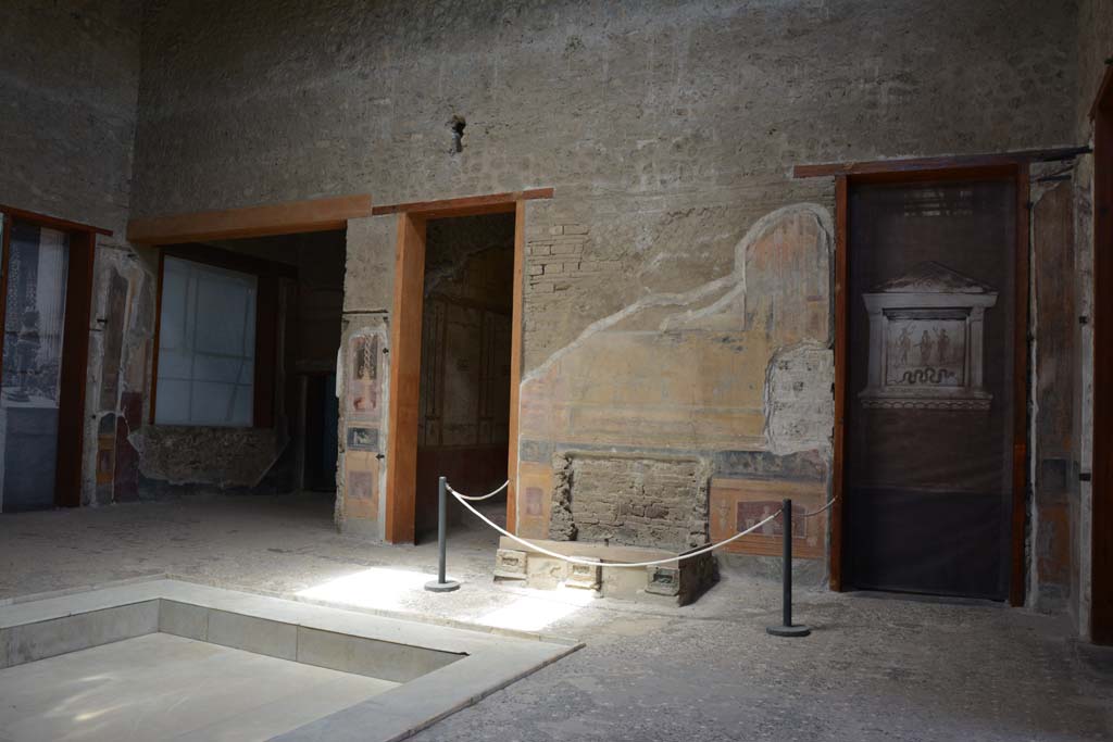 VI.15.1 Pompeii. July 2017. Looking towards north side of atrium from east end near entrance doorway.
Foto Annette Haug, ERC Grant 681269 DÉCOR.
