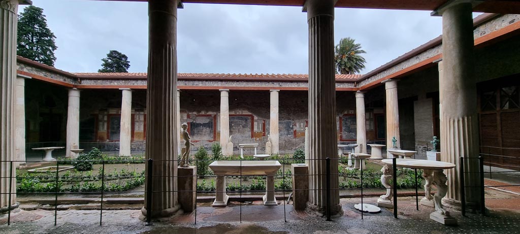 VI.15.1 Pompeii. January 2023. Looking west across peristyle from atrium. Photo courtesy of Miriam Colomer.

