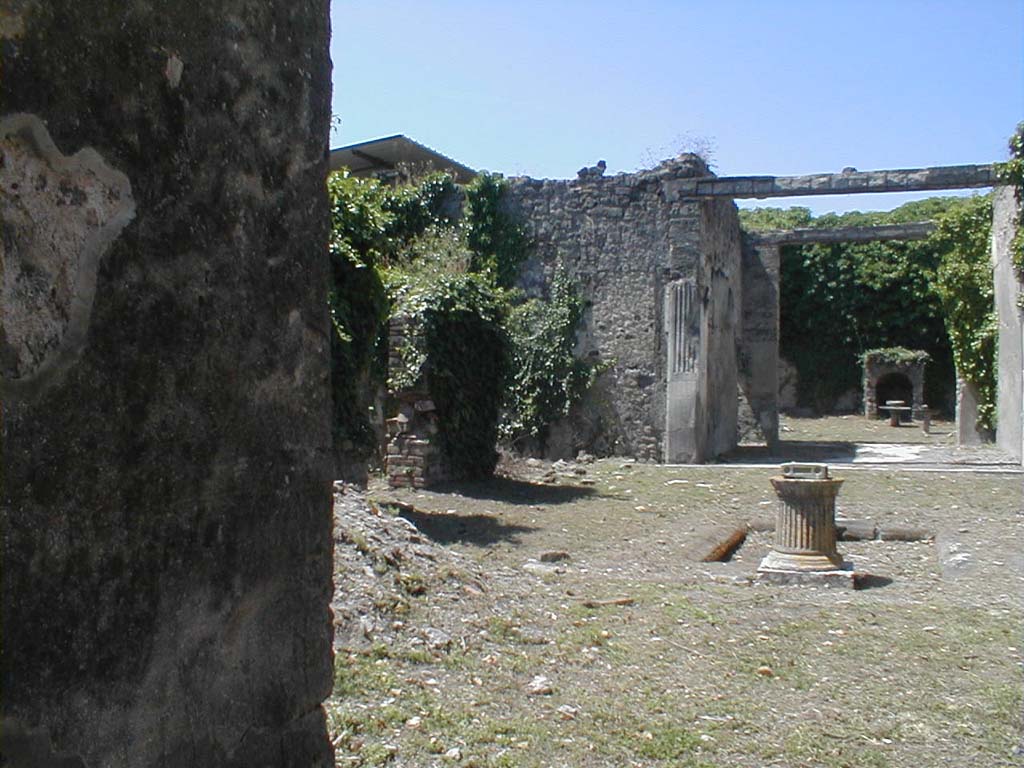 VI.15.5 Pompeii. May 2005. South side of atrium.  