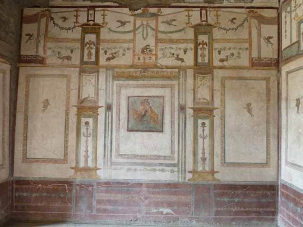 VI.15.8 Pompeii. May 2010. North wall of oecus.