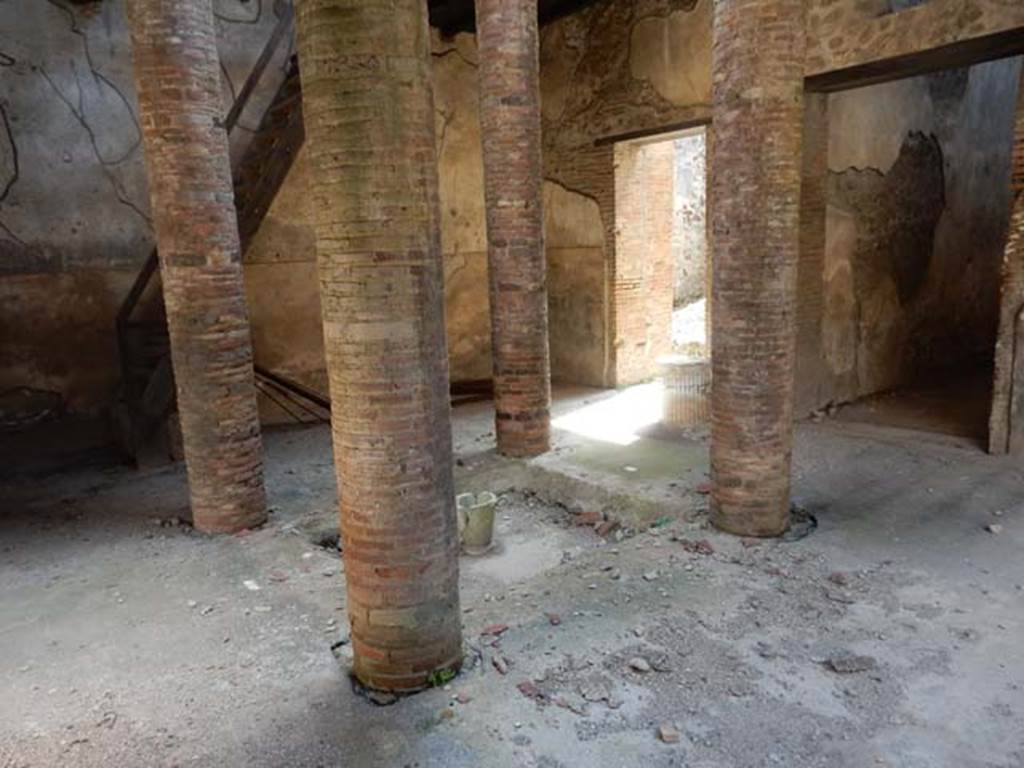 VI.15.9 Pompeii, May 2015. Looking south-west across impluvium in atrium. Photo courtesy of Buzz Ferebee.