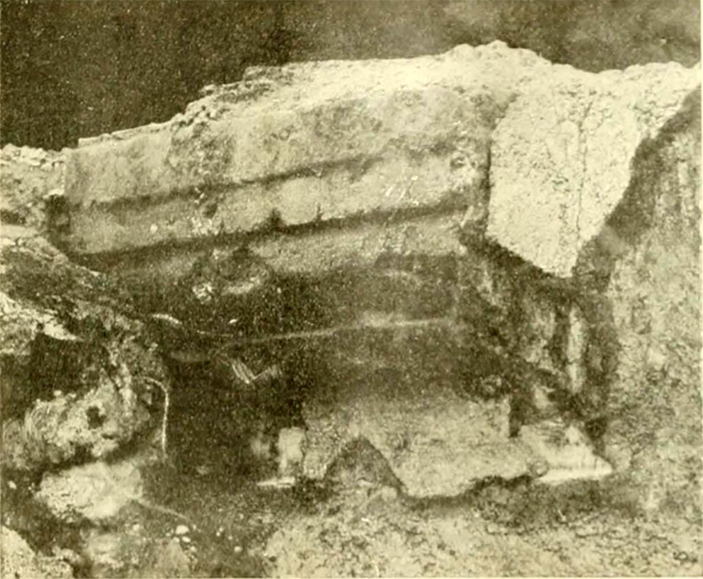 VI.16.29 Pompeii. 1908. Room G. Capital of a pilaster used as a building material.
According to Sogliano, this pilaster deserved the attention of scholars.
See Notizie degli Scavi di Antichità, 1908, (p.282, and fig 8).

