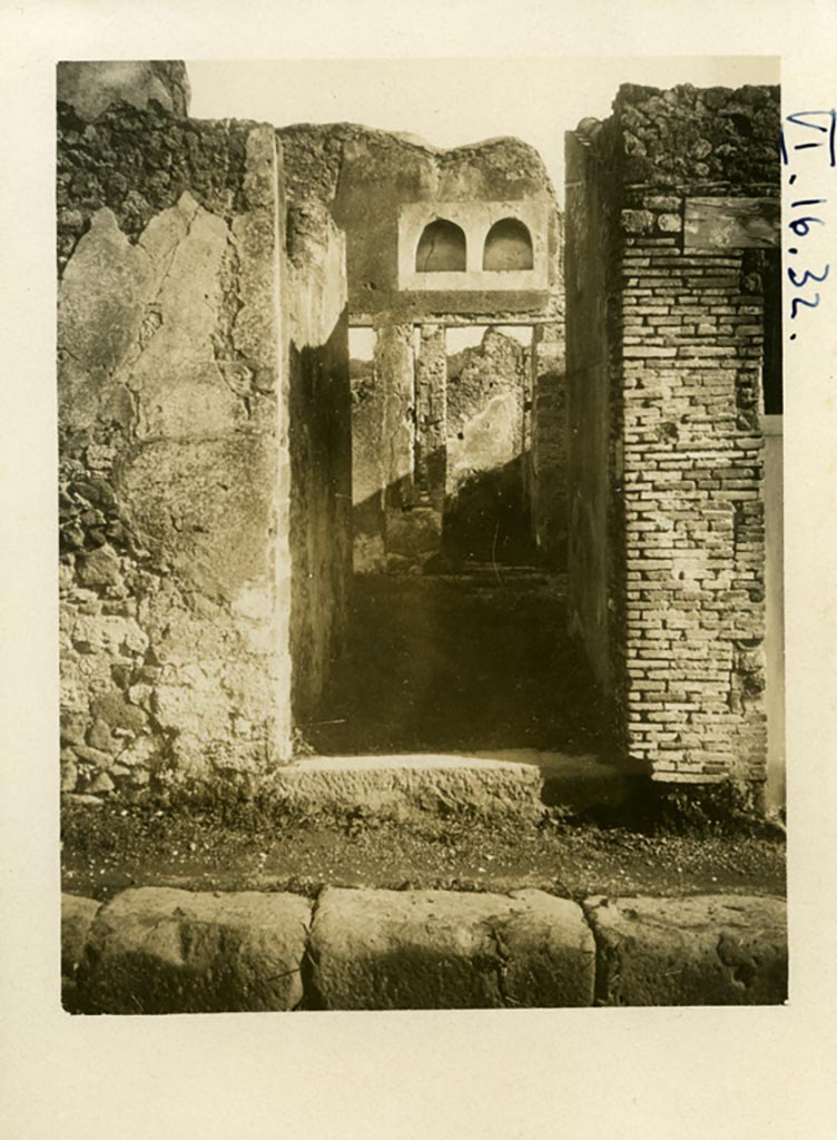 VI.16.32 Pompeii. Pre-1937-39. Entrance doorway, looking east along entrance corridor, towards atrium B. 
Photo courtesy of American Academy in Rome, Photographic Archive. Warsher collection no. 1437.
