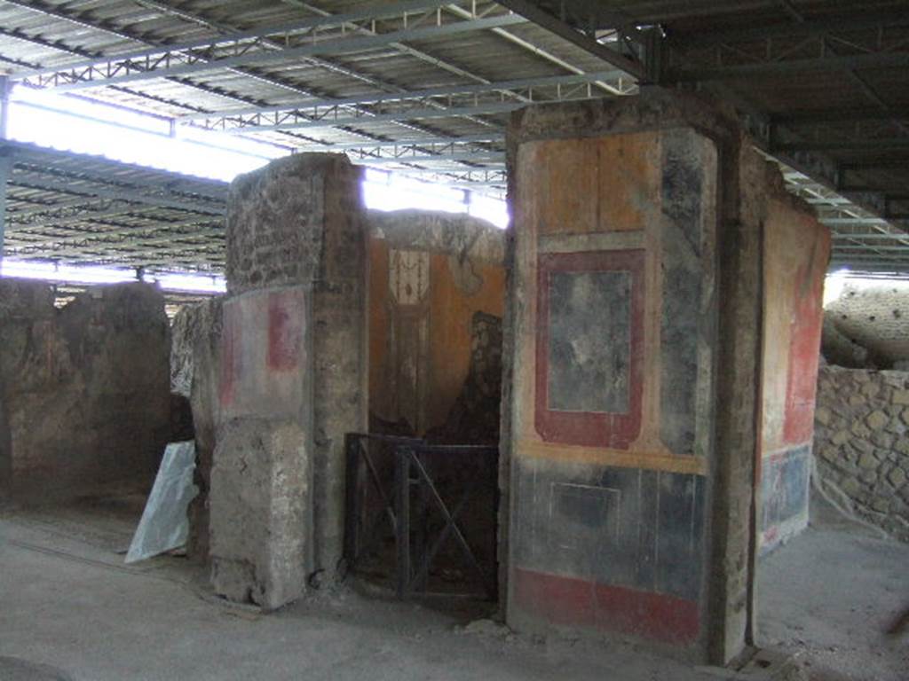 VI.17.42 Pompeii. May 2006. Cubiculum 7 on north side of atrium.