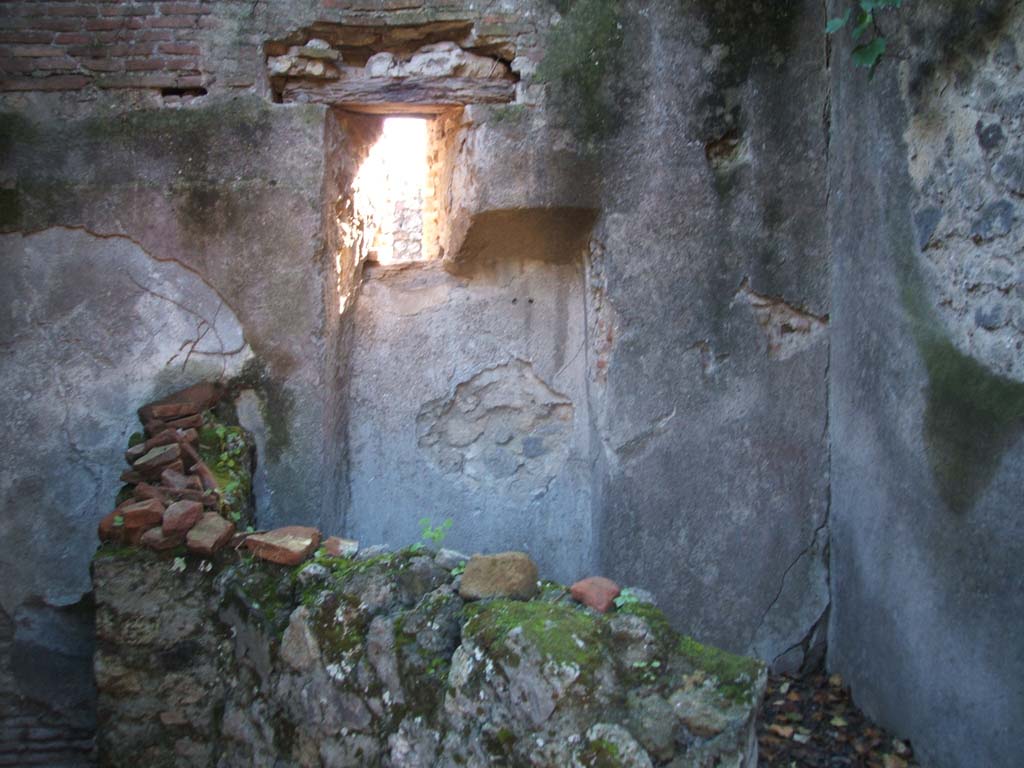 VII.2.3 Pompeii. December 2004. Room in south-east corner of peristyle.