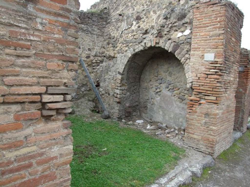 VII.2.7 Pompeii. Shop. December 2007. Entrance and north wall.