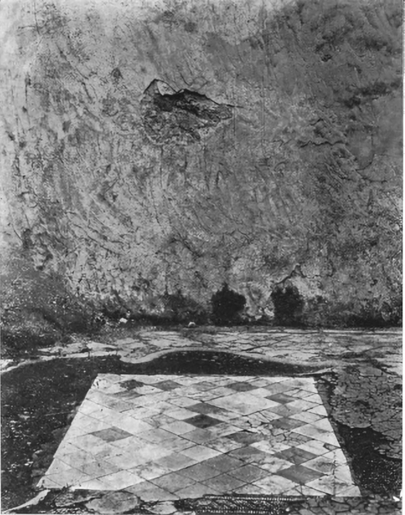 VII.2.20 Pompeii. c.1930. Triclinium (t), Opus Sectile emblema in centre of triclinium mosaic floor. (Note: our room 11).
See Blake, M., (1930). The pavements of the Roman Buildings of the Republic and Early Empire. Rome, MAAR, 8, (p.44, & pl.8, tav.4)
