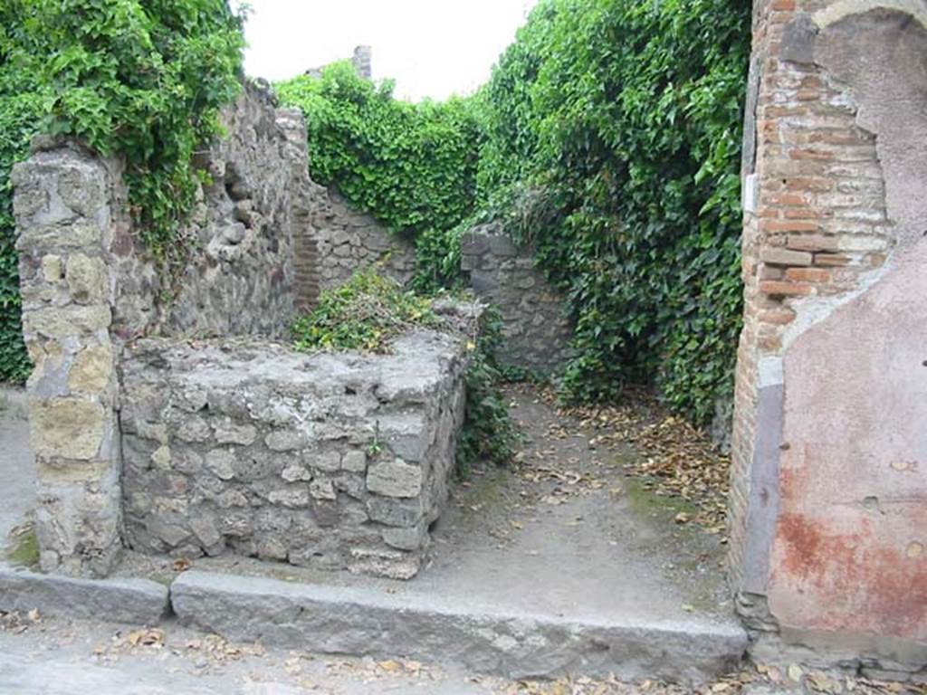 VII.2.26 Pompeii. May 2003. Looking east towards entrance. Photo courtesy of Nicolas Monteix.