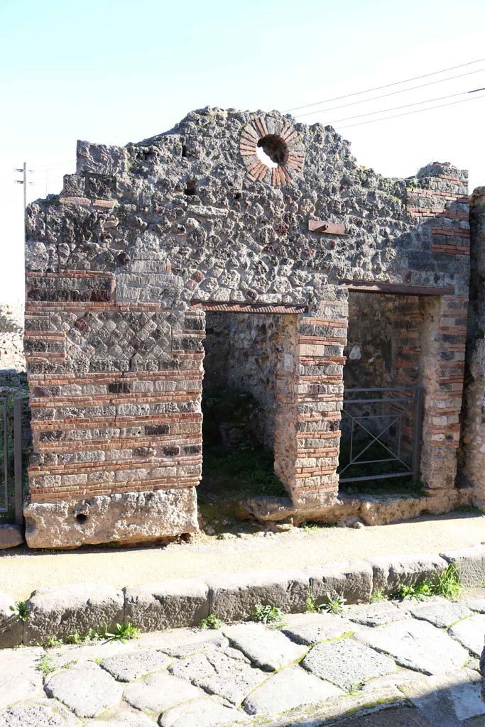 VII.2.29, Pompei, on right, with VII.2.28, on left. December 2018. 
Looking east to doorways. Photo courtesy of Aude Durand.

