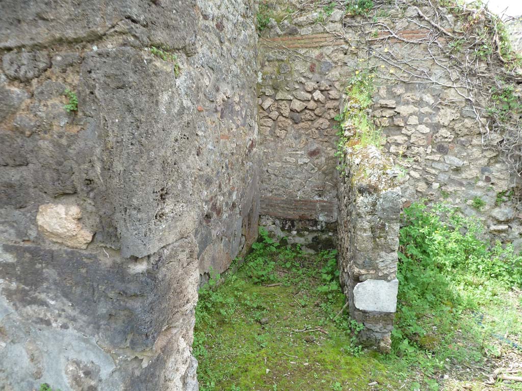 VII.2.35 Pompeii. May 2010. Doorway to latrine.