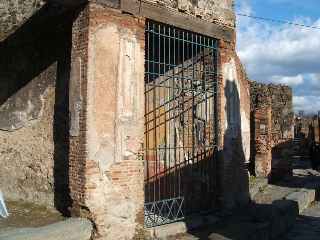 VII.2.45 Pompeii. December 2004. Entrance.