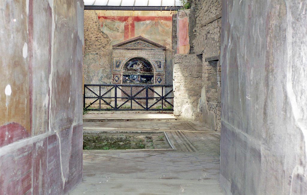 VII.2.45 Pompeii. October 2001. Looking north from entrance corridor towards atrium. Photo courtesy of Peter Woods.