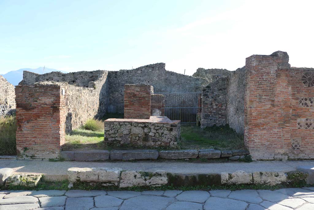 VII.3.9 Pompeii. May 2005. Entrance.
