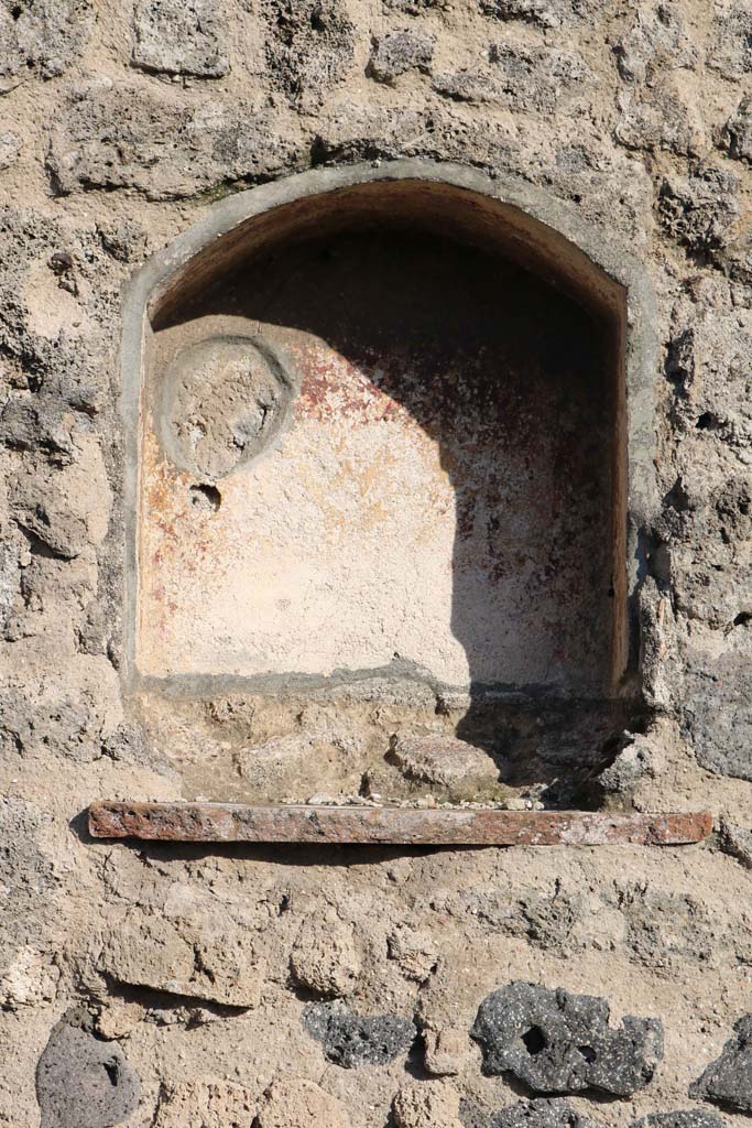 VII.3.10, Pompeii. December 2018. Niche set into east wall. Photo courtesy of Aude Durand.