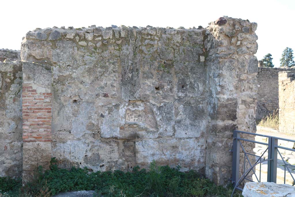 VII.3.13, Pompeii. December 2018. Looking towards west wall with niche. Photo courtesy of Aude Durand.

