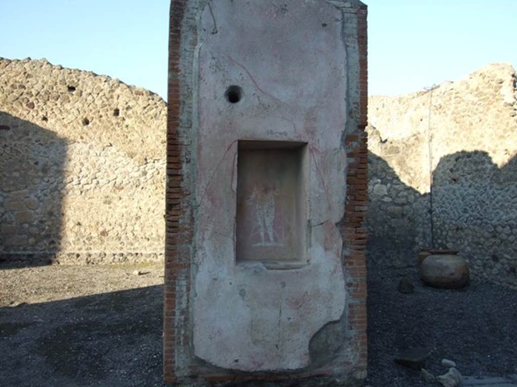 VII.4.17 Pompeii. Shop, on right, with street altar on left pillar.
