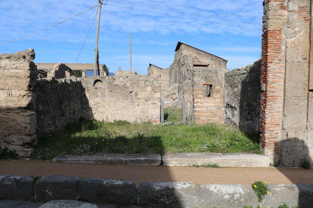 VII.4.29 Pompeii. December 2018. Looking north from Via degli Augustali. Photo courtesy of Aude Durand.