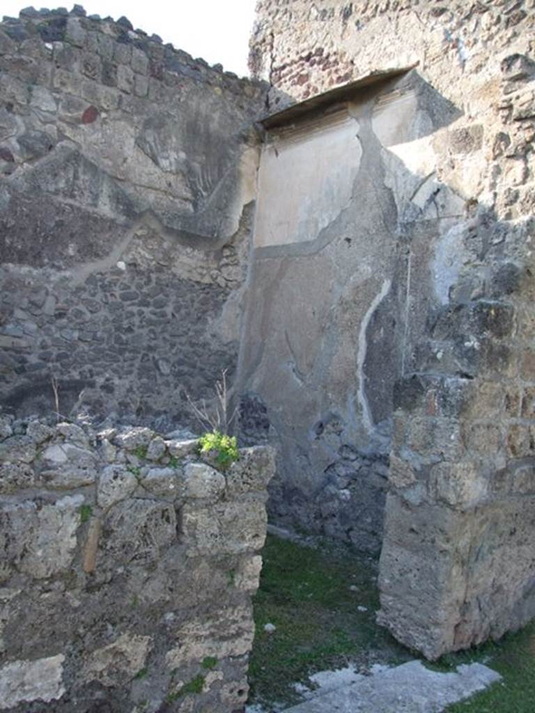 VII.4.31 Pompeii.  March 2009.  Doorway to Room 5. Cubiculum.