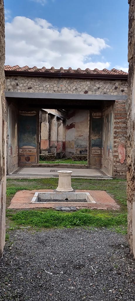 VII.4.48 Pompeii. April 2019. Looking south towards atrium from entrance corridor.
Photo courtesy of Rick Bauer.

