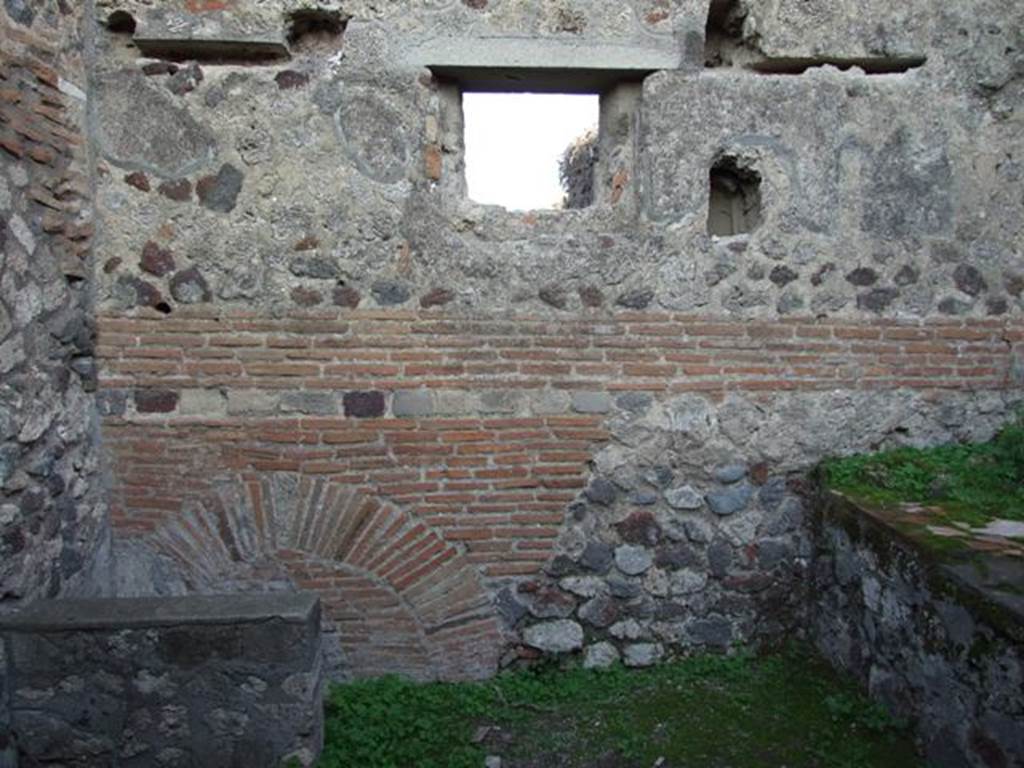 VII.4.48 Pompeii. May 2015. Room 7, window in east wall of kitchen. Photo courtesy of Buzz Ferebee.
