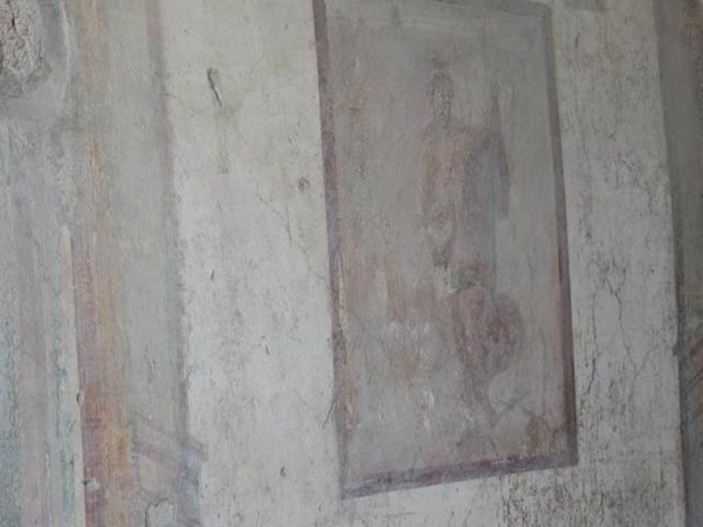 VII.4.48 Pompeii. May 2015. Room 14, wall painting of Leda and the swan in centre panel of south wall of cubiculum.  Photo courtesy of Buzz Ferebee.

