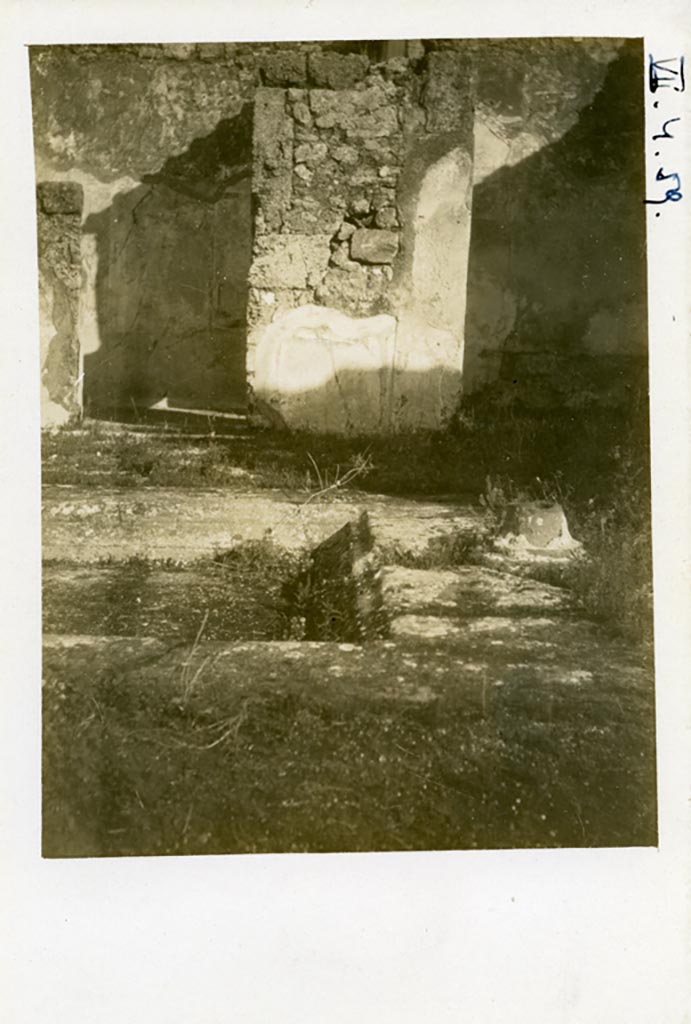 VII.4.59 Pompeii. Pre-1937-39. 
Looking east across impluvium in atrium towards doorway to cubiculum i, on left, and to east ala, on right.
Photo courtesy of American Academy in Rome, Photographic Archive. Warsher collection no. 1271.

