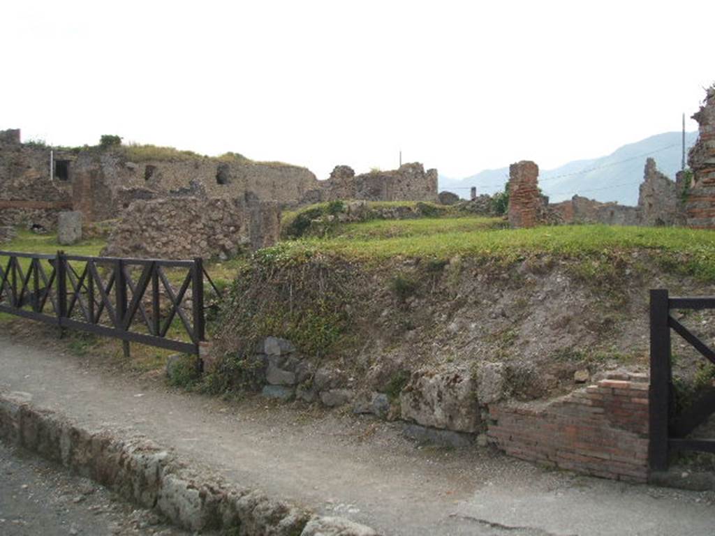 VII.6.2 Pompeii. May 2005. Entrance which has been bricked up and closed.