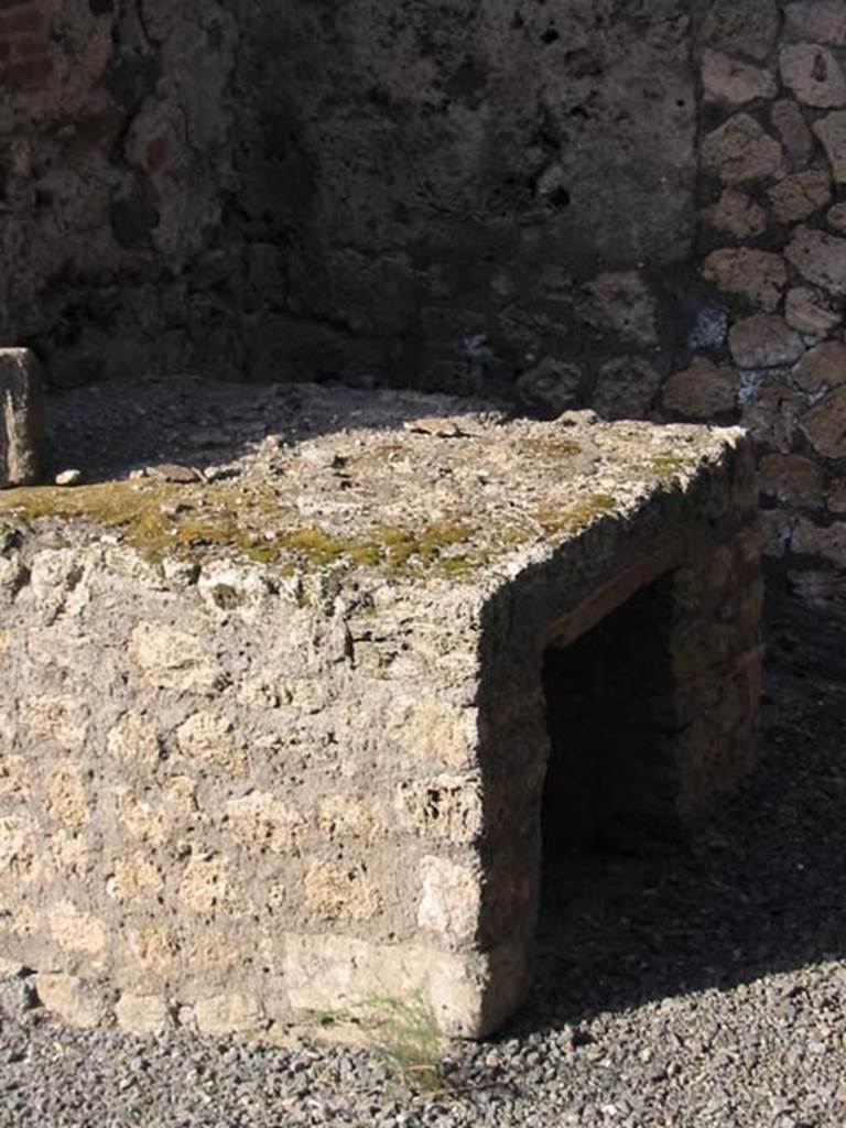 VII.7.18 Pompeii. May 2003. Hearth in kitchen near to the north-east corner. Photo courtesy of Nicolas Monteix.

