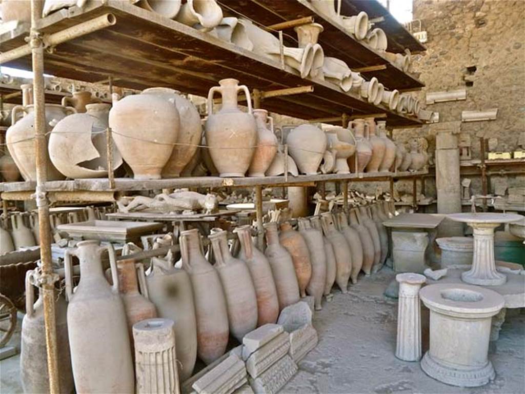 VII.7.29 Pompeii. May 2011. Amphorae and pots in storage. Photo courtesy of Michael Binns.